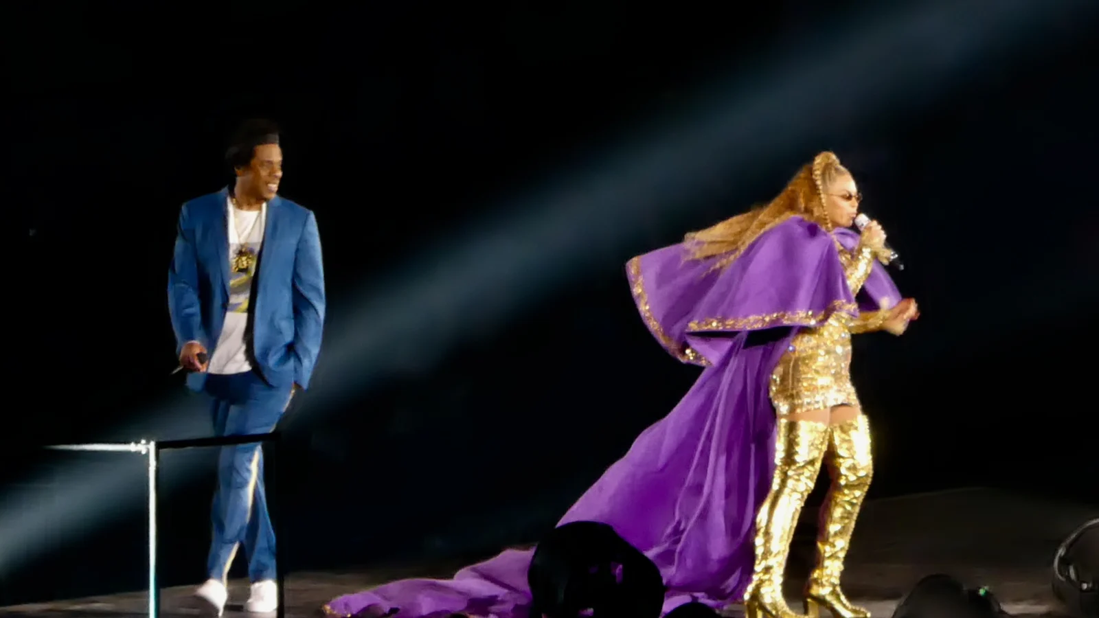 Beyoncé performing with her husband Jay-Z during their common tour (On the Run II Tour), here in Minneapolis.