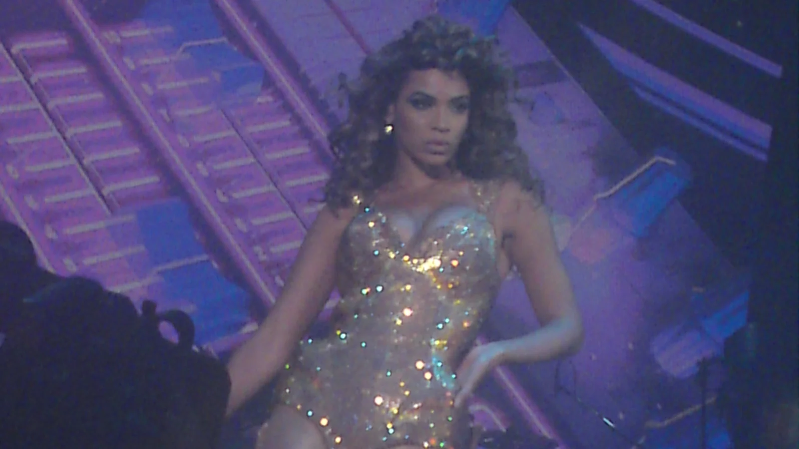 Beyoncé at the beginning of her concert in Zurich at Hallenstadion.