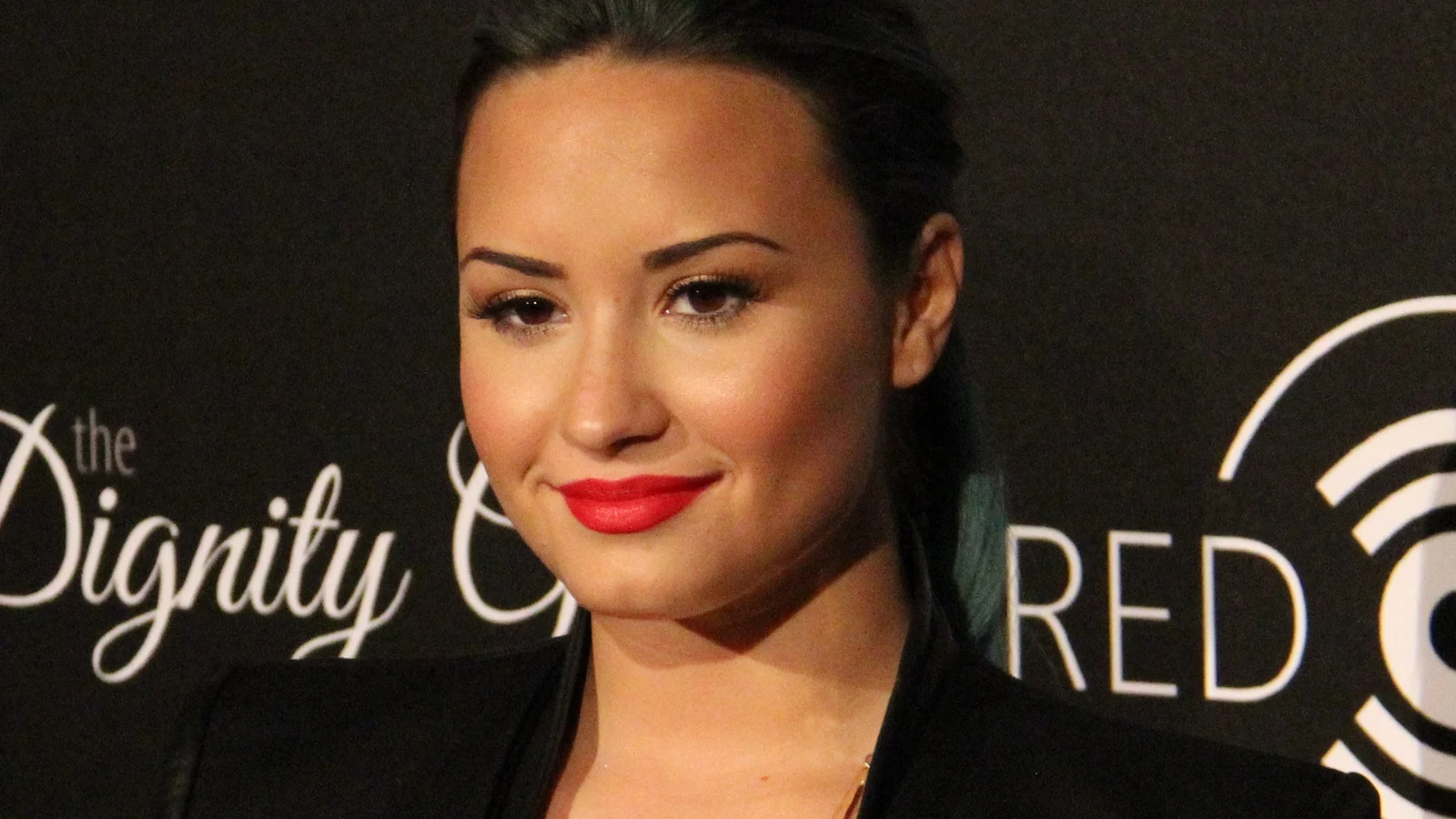 Demi Lovato ("The X Factor") at Redlight Traffic's inaugural Dignity Gala (Michelle Tiu / Neon Tommy).