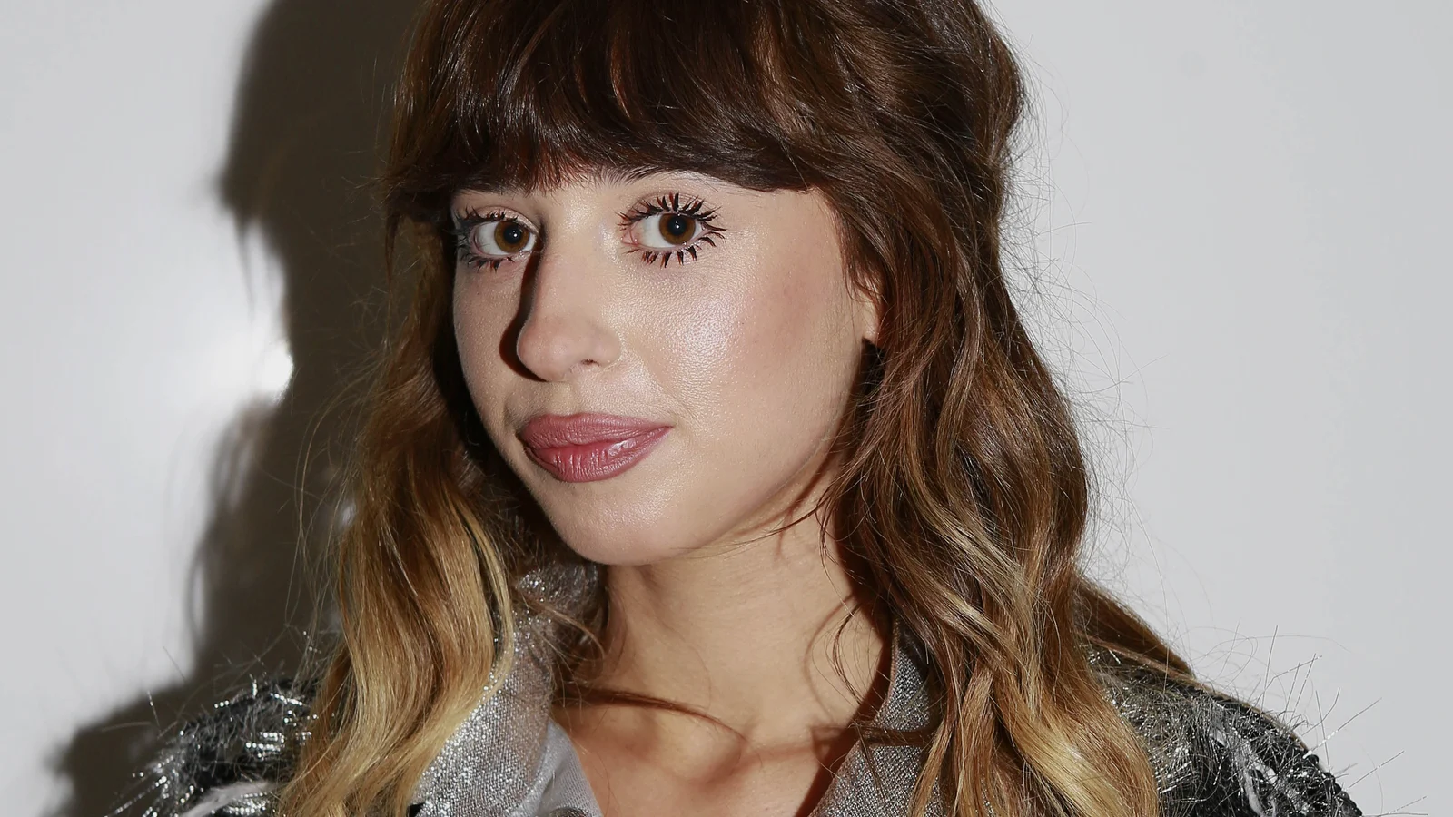 Singer - Foxes- Model