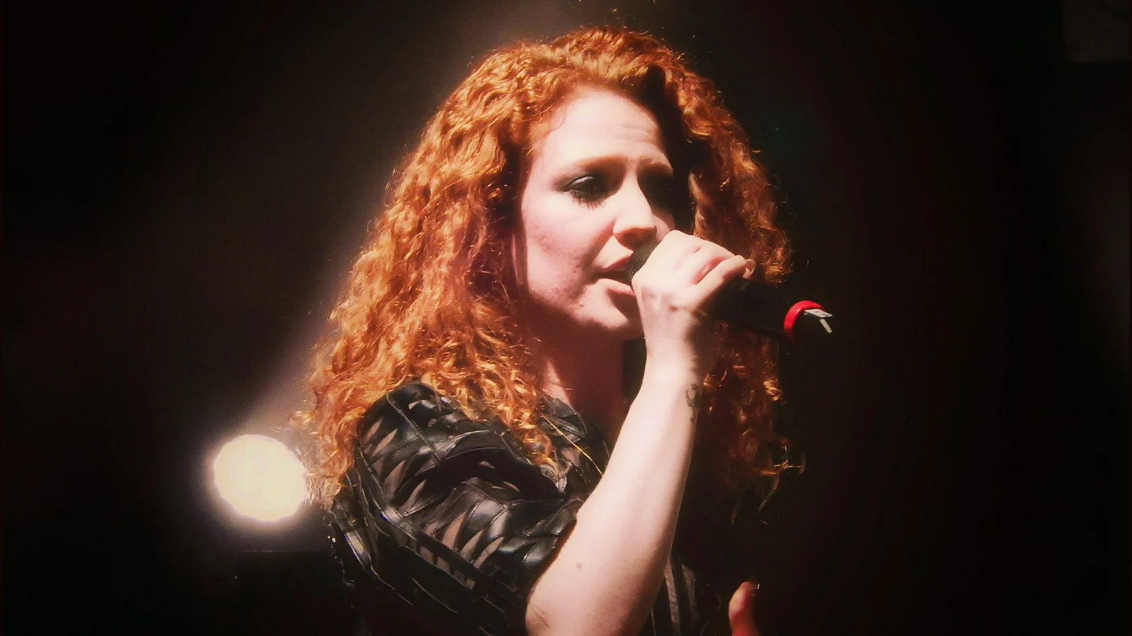 Jess Glynne performing at O2 Shepherds Bush Empire in 2014.