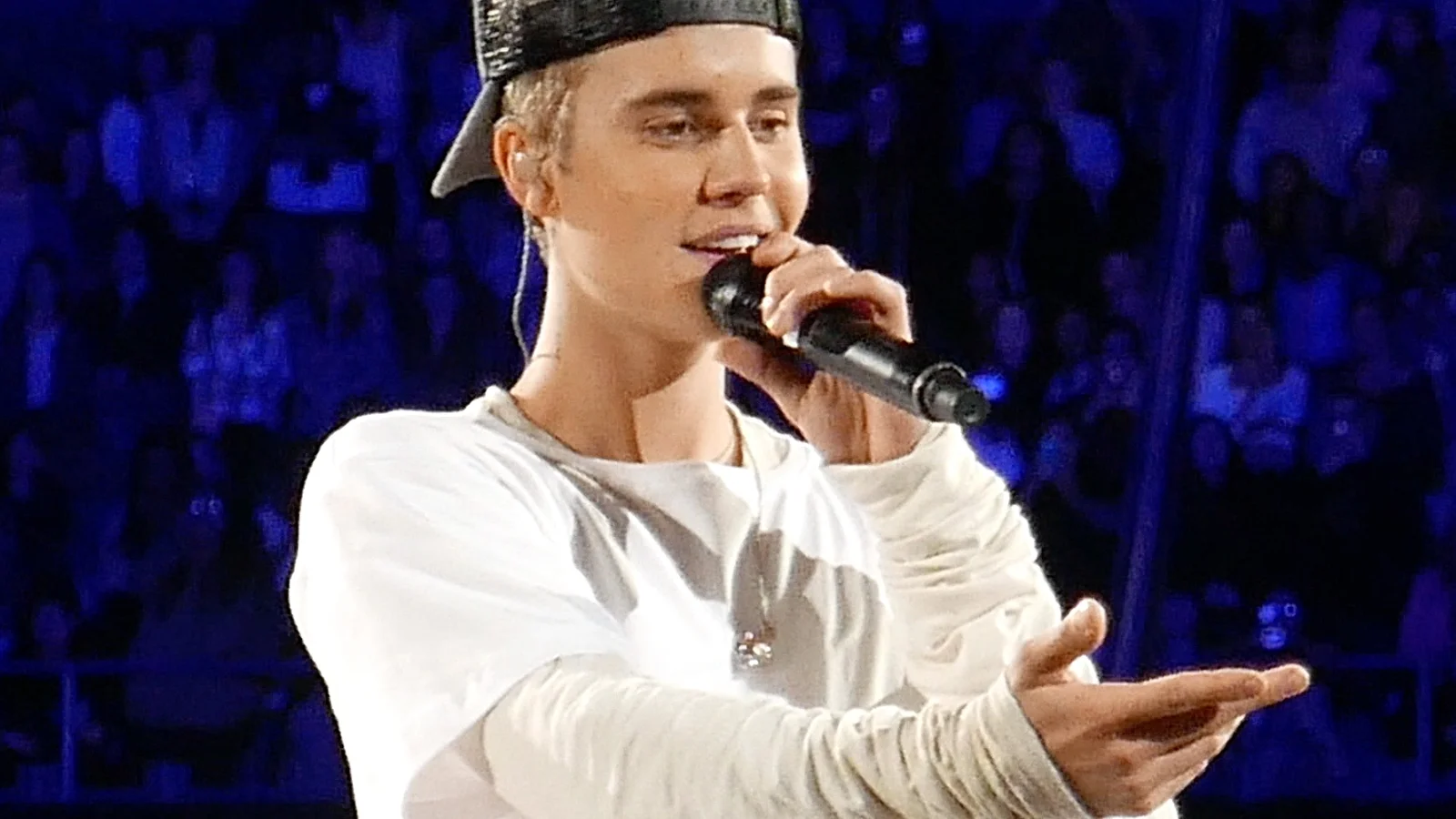 Justin Bieber durante un concierto en el Allstatae Arena en Rosemont, Illinois (2015)