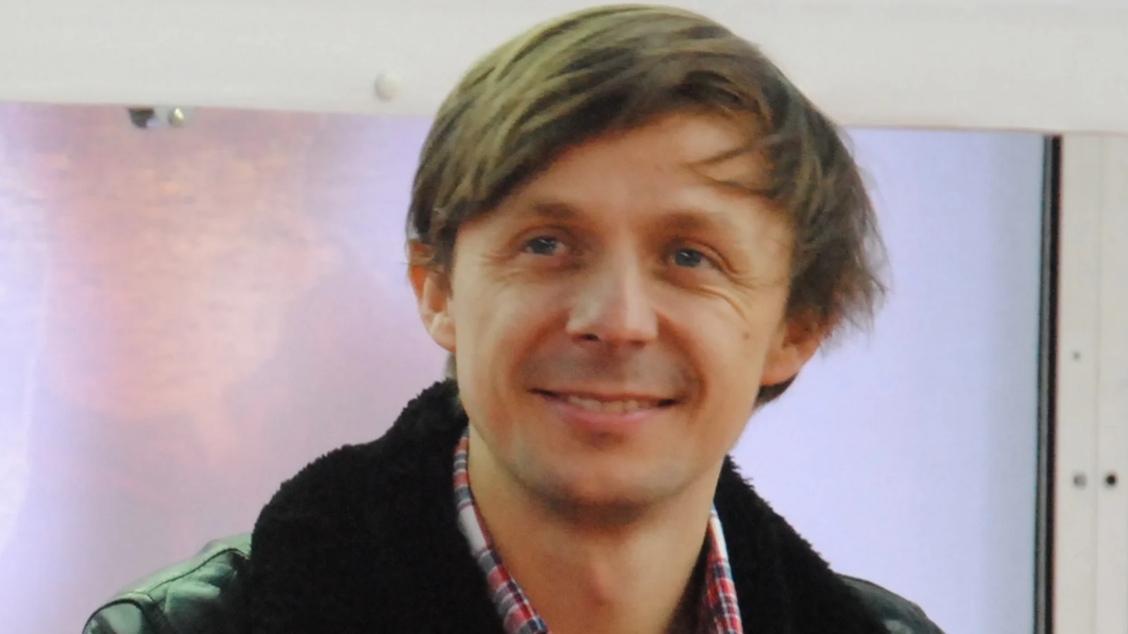 Le DJ français Martin Solveig, le 22 décembre 2012 au Parc du Futuroscope, lors de l'inauguration de l'attraction Danse avec les Robots.