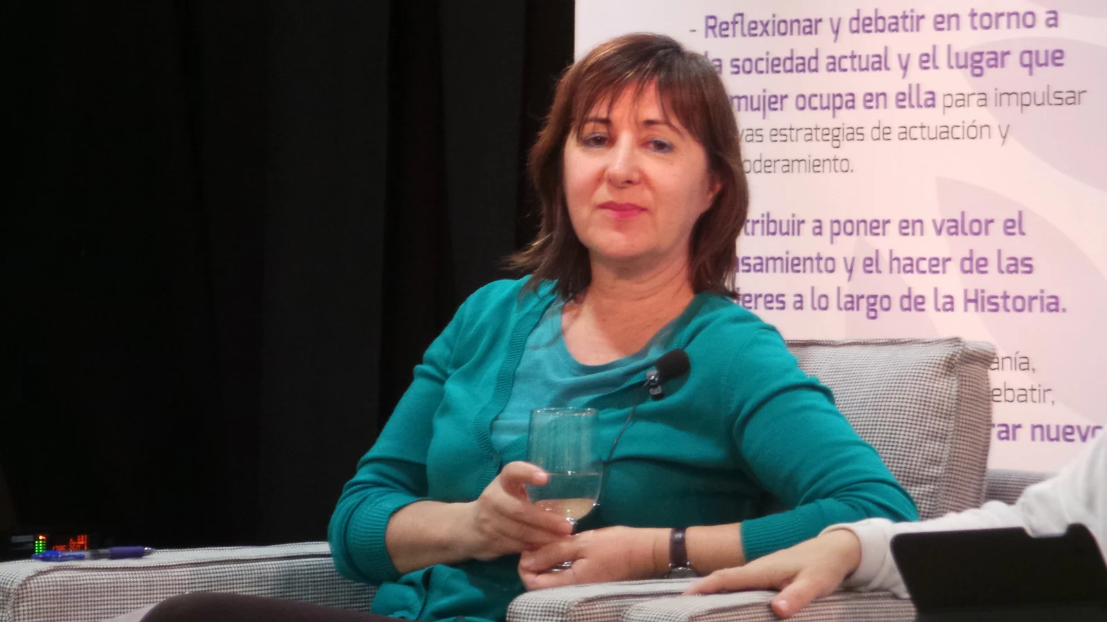 Ana de Miguel en la presentación de su libro Neoliberalismo sexual. Fuenlabrada