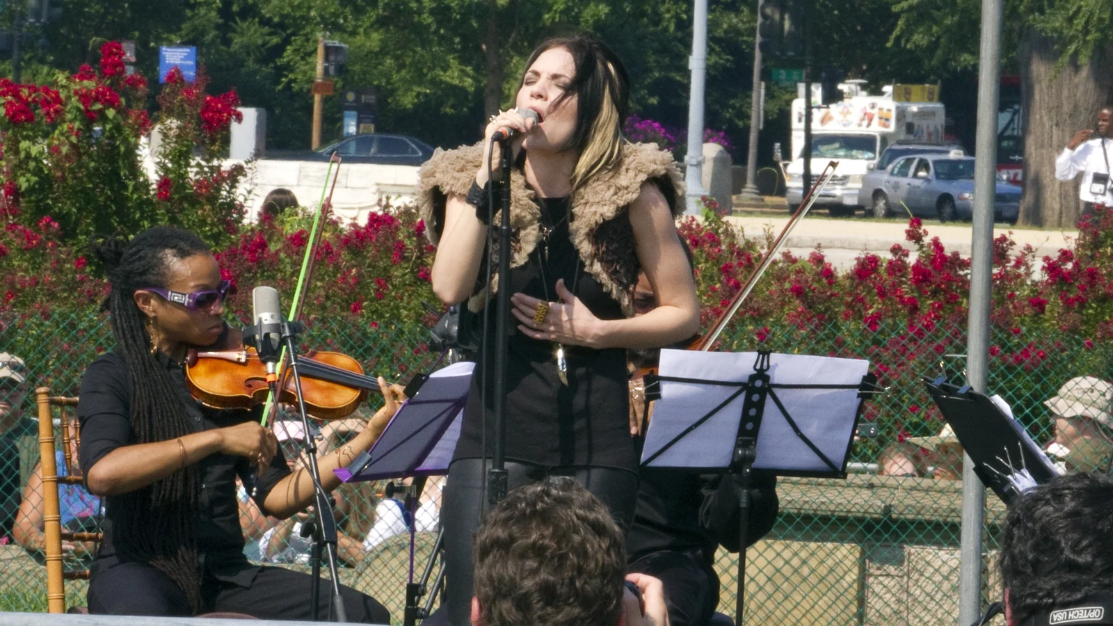 Skylar Grey chantant au Tibet Talk For World Peace à Washington.