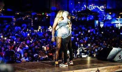 Watch Tiwa Savage & Wizkid French Kiss On Stage In Paris, There’s Also Butt Grabbing Action