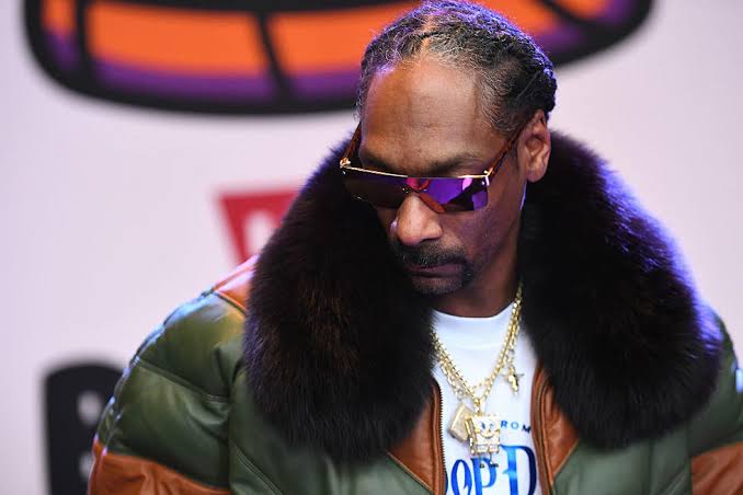Watch Snoop Dogg Vibe To Wizkid & Tems’ Song ‘Essence’