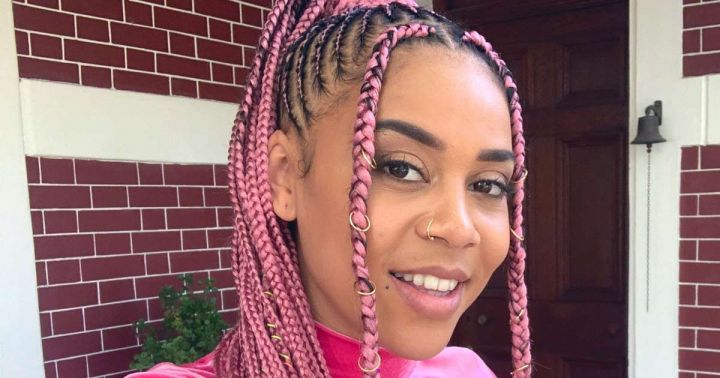 Sho Madjozi Switches Back To Her Trademark Pink Braids 1