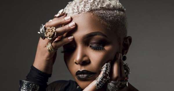 Simphiwe Postpones Her Album Release Date