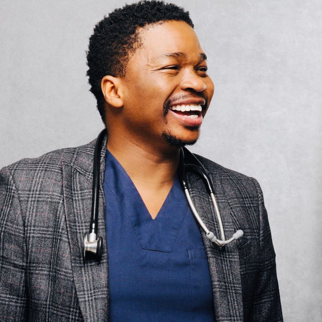 Dr Tumi’s Phone Snatched While Making A Call [Video]