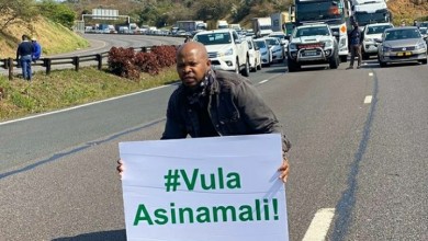 Here’s Why The Police And Artists Clashed During #Vulapresident Protest On N3 Freeway, Durban