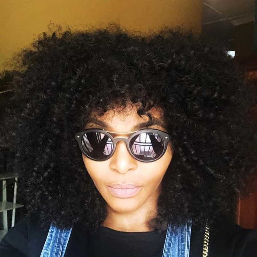 Simphiwe Dana Gives The Finger To Universal Music