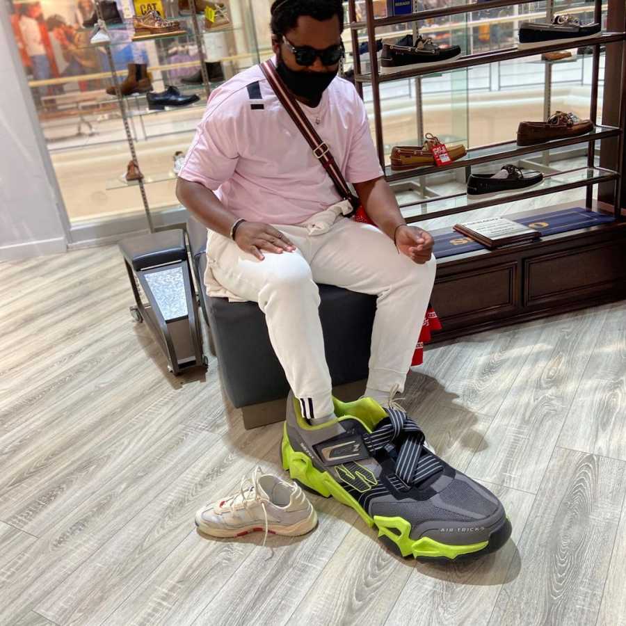 Sjava'S Foot Is Too Small For This Shoe 4