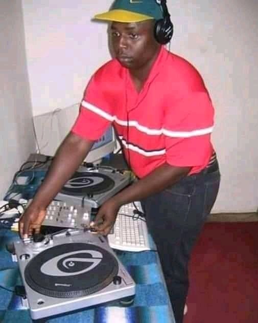 Massive Chuckle In Mzansi As Old Picture Of Dj Maphorisa Pops Online 2