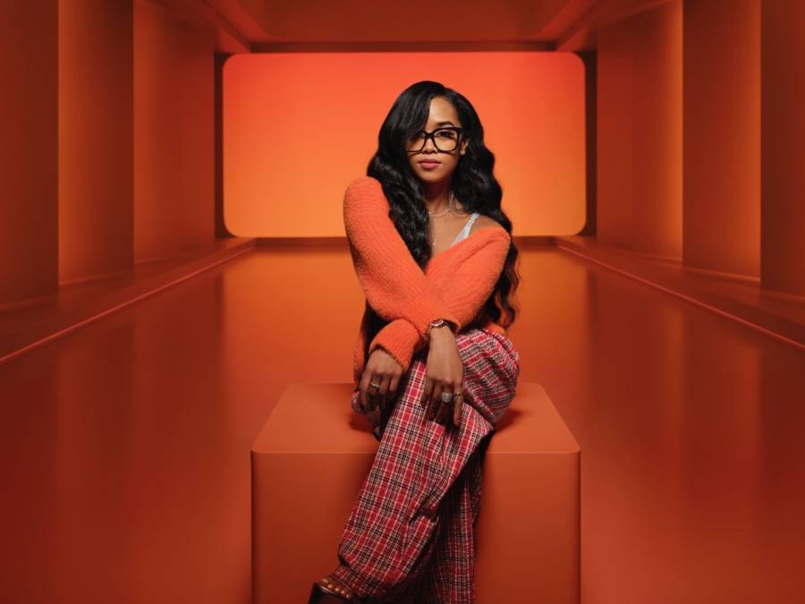 H.e.r. Discusses Her Journey To Winning An Apple Music Award For Songwriter Of The Year 1