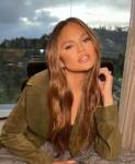 Chrissy Teigen Says Awards Are ‘Weird’ Without Alcohol