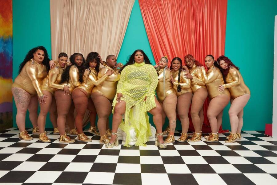Celebrate That Curve - Lizzo Launching Shapewear Line Called Yitty 2