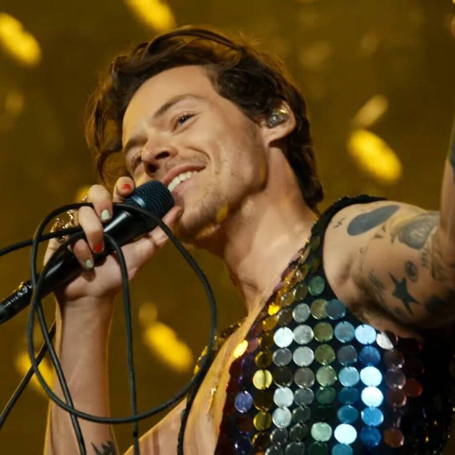 Harry Styles Sings With Shania Twain And Debuts New Songs At Coachella