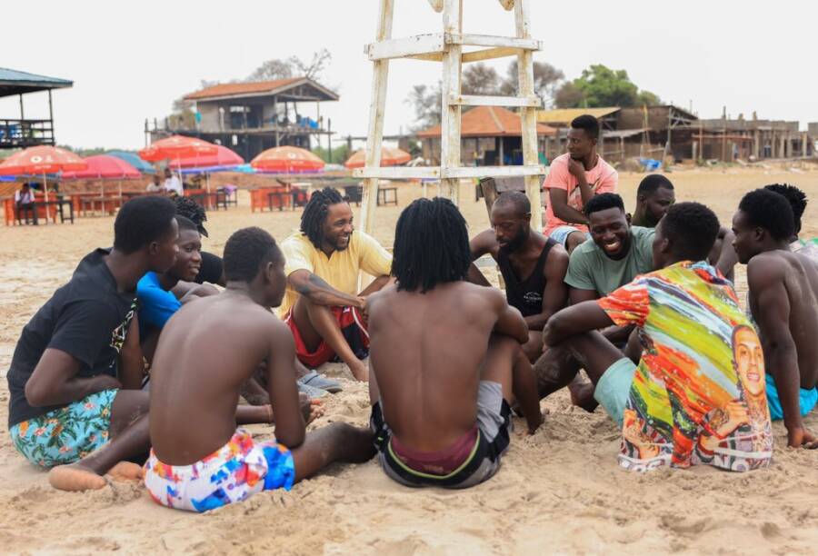 In Pictures &Amp; Videos: Kendrick Lamar Plays Football, Meets Ghanaian Stars During Ghana Trip 11