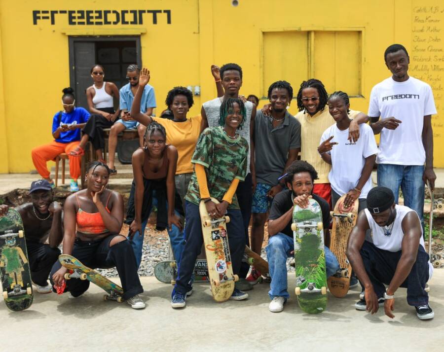 In Pictures &Amp; Videos: Kendrick Lamar Plays Football, Meets Ghanaian Stars During Ghana Trip 9