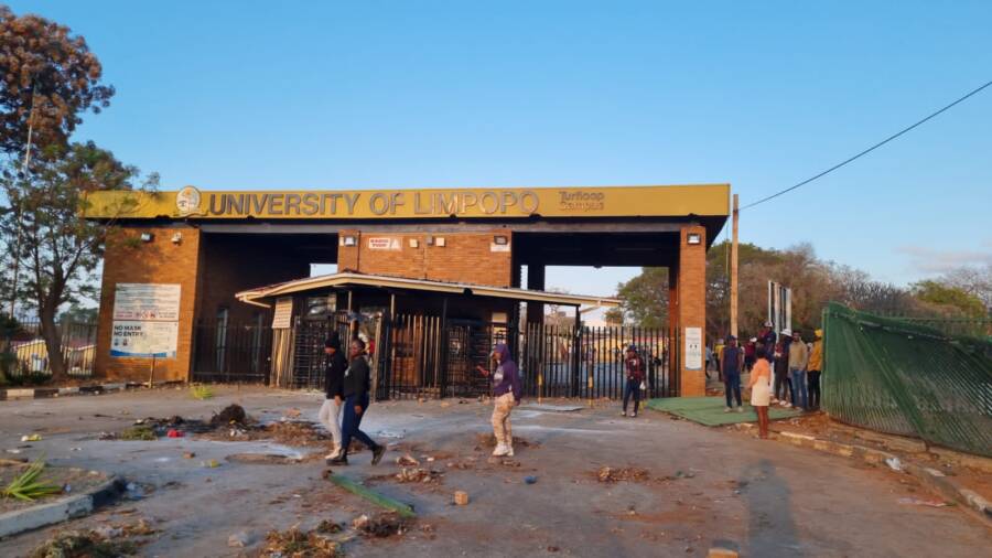 In Pictures: Violent Protest Erupts At The University Of Limpopo 5