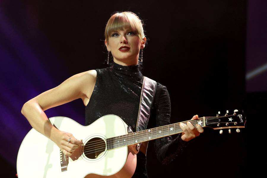 Taylor Swift’s “Midnights” Album Breaks Spotify Record