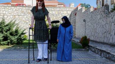 world's tallest woman Rumeysa Gelgi