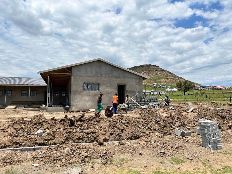 Mixed Reactions As Anele Mdoda'S Father Builds School In Their Village 3