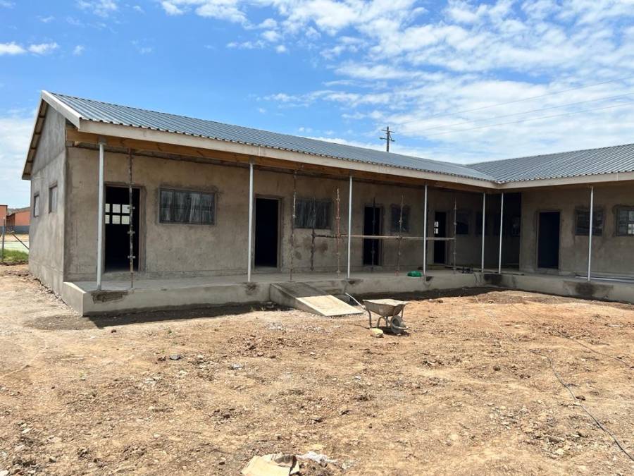Mixed Reactions As Anele Mdoda'S Father Builds School In Their Village 5