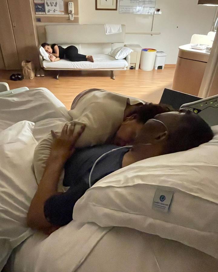 A Family Affair: Family Of Football Legend Pele Converge At His Hospital Bedside For Christmas 3