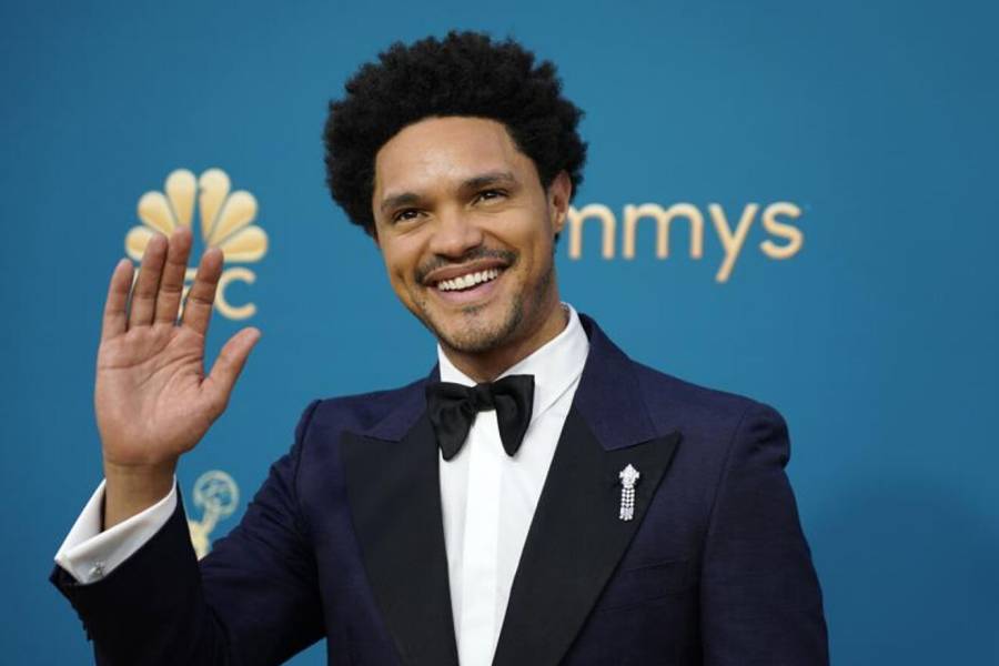 Trevor Noah Laughs As Mexico Airport Security His Afro Comb