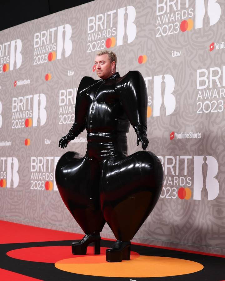 In Pictures: Sam Smith'S Inflated Latex Jumpsuit To The Brits Ignites Interest 3
