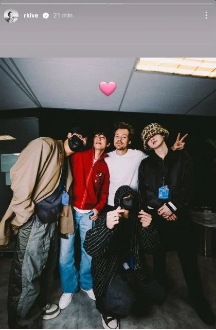 Bts Stars Rm, Suga, V And Jung Kook Took Backstage Photos With Harry Styles 2