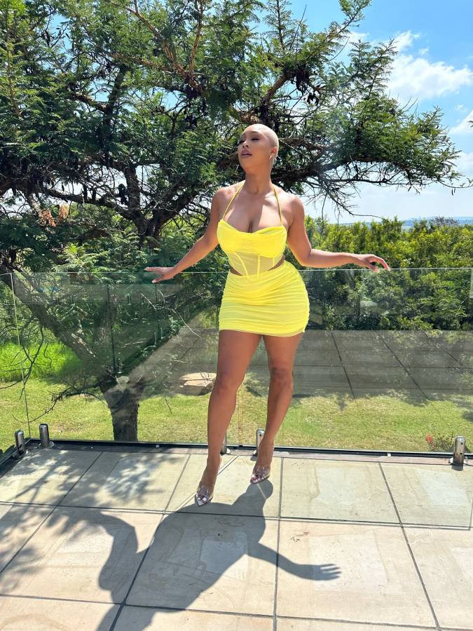 Fans Rise To Minnie Dlamini’s Defence After Tweeps Trolled Her Looks 3
