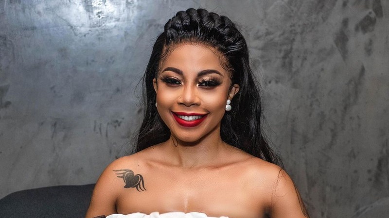 Amid Senzo Meyiwa Murder Trial, Kelly Khumalo Graces Front Page Magazine Cover