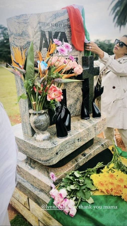 In Pictures: Emotional Moment As Aka'S Parents Take His Metro Fm Awards To His Graveside 3