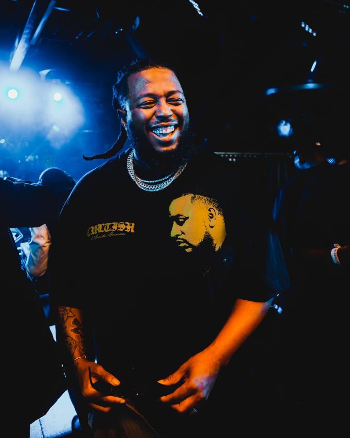 Anatii Flaunts Aka Sweater, Spends Time With Cassper, Dj Maphorisa At The Club (Photos) 4