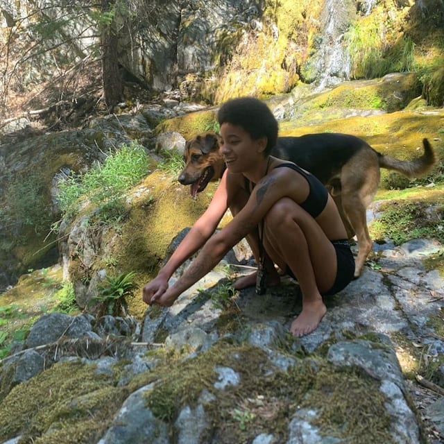 Willow Smith'S Dreamy Vacation Pictured 2