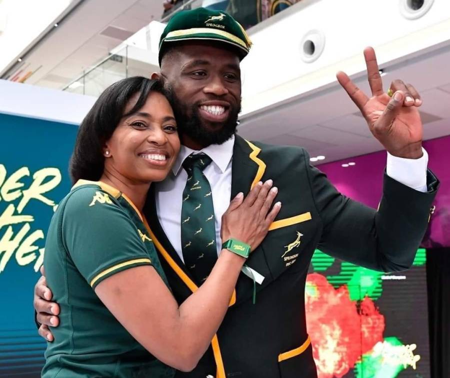 Jessica Motaung Trends Over &Quot;Inappropriate&Quot; Photo With Siya Kolisi 1
