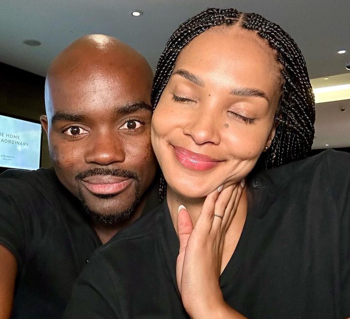 Dr Musa & Liesl Mthombeni Video Singing ‘Asibe Happy’ With Their Wedded Friends Excites Mzansi