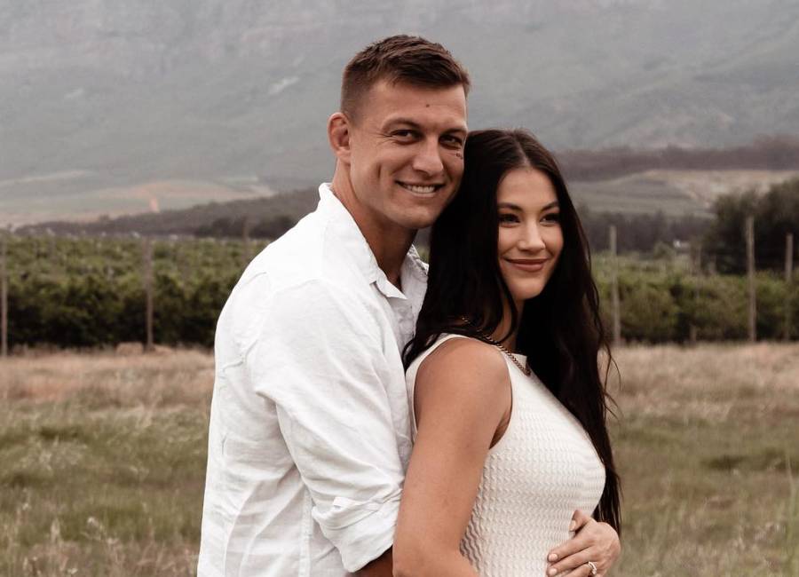 Springboks' Ace Handre Pollard'S Wife Marise Wows Netizens With New Pic Outdoor 1