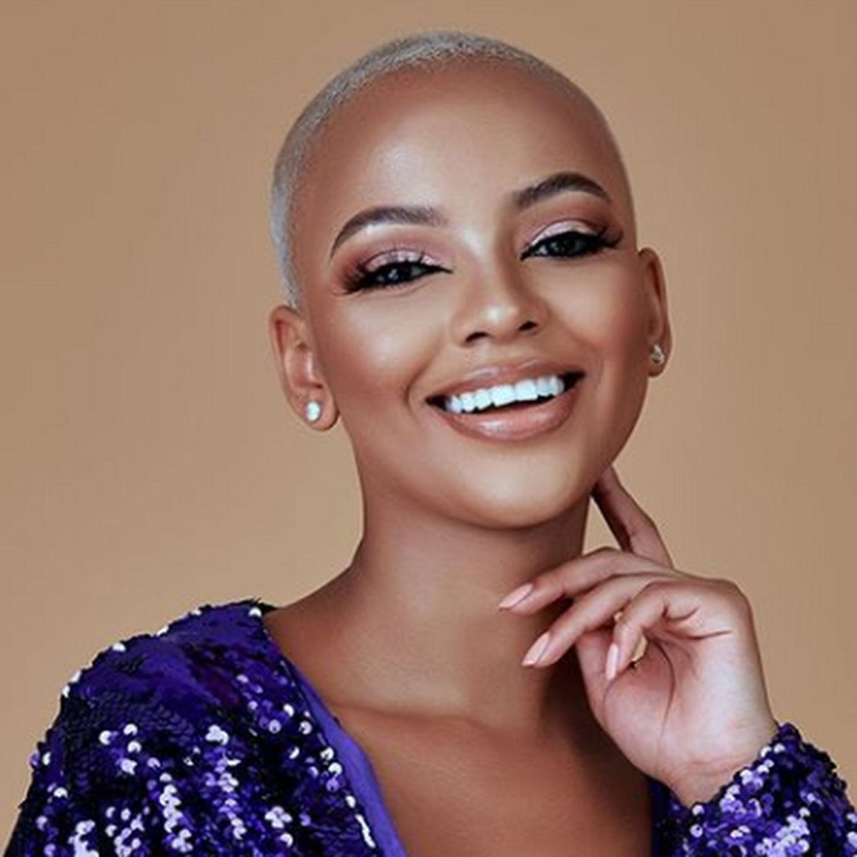 In Pictures: Mzansi Reacts To Mihlali Ndamase'S New Look