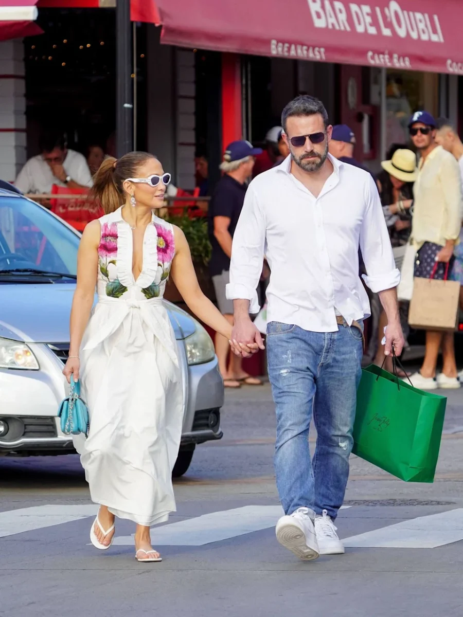Jennifer Lopez And Ben Affleck Enjoys A Sun-Soaked Vacation 2