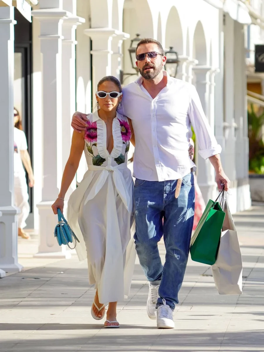 Jennifer Lopez And Ben Affleck Enjoys A Sun-Soaked Vacation 4