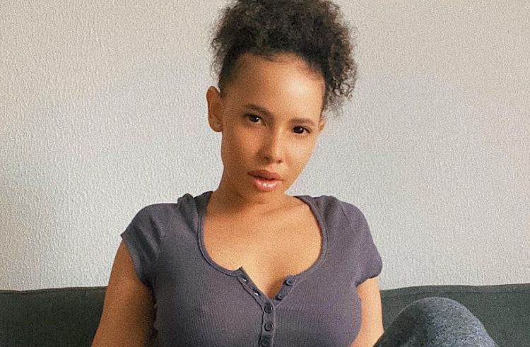 Thuli Phongolo Snags Attention With Hourglass Figure