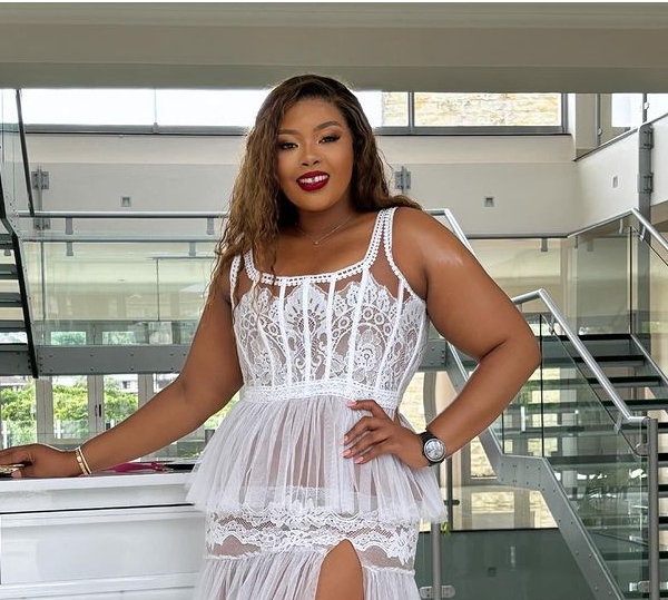 Anele Mdoda Refuses To Be Scammed As She Demands R5 Parking Change 1