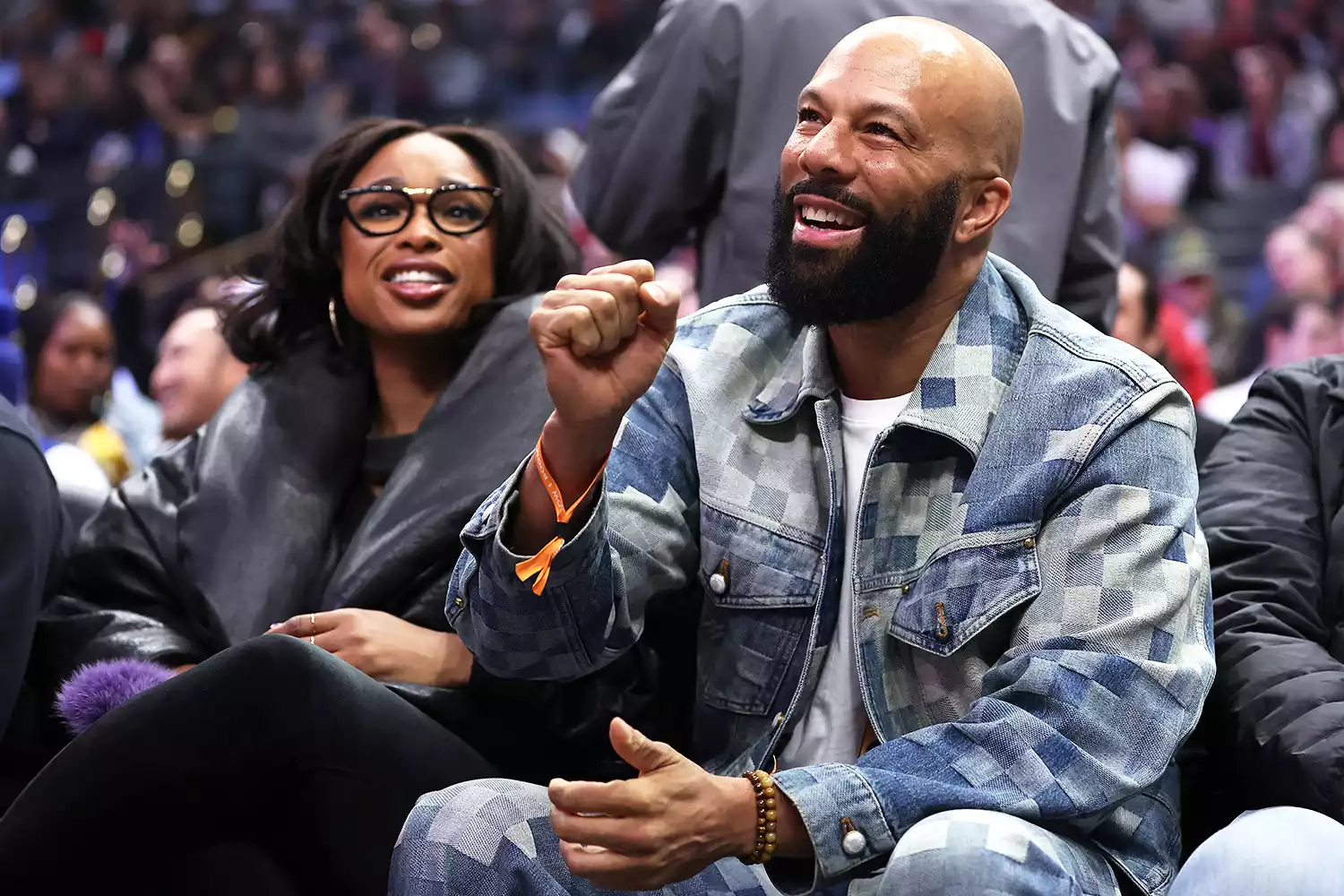 Tweeps Curious As Jennifer Hudson &Amp; Common Sit Courtside At Basketball Game 1