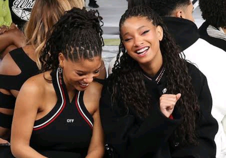 Halle Bailey And Willow Smith Enjoyed Each Other'S Company At Paris Fashion Week 1