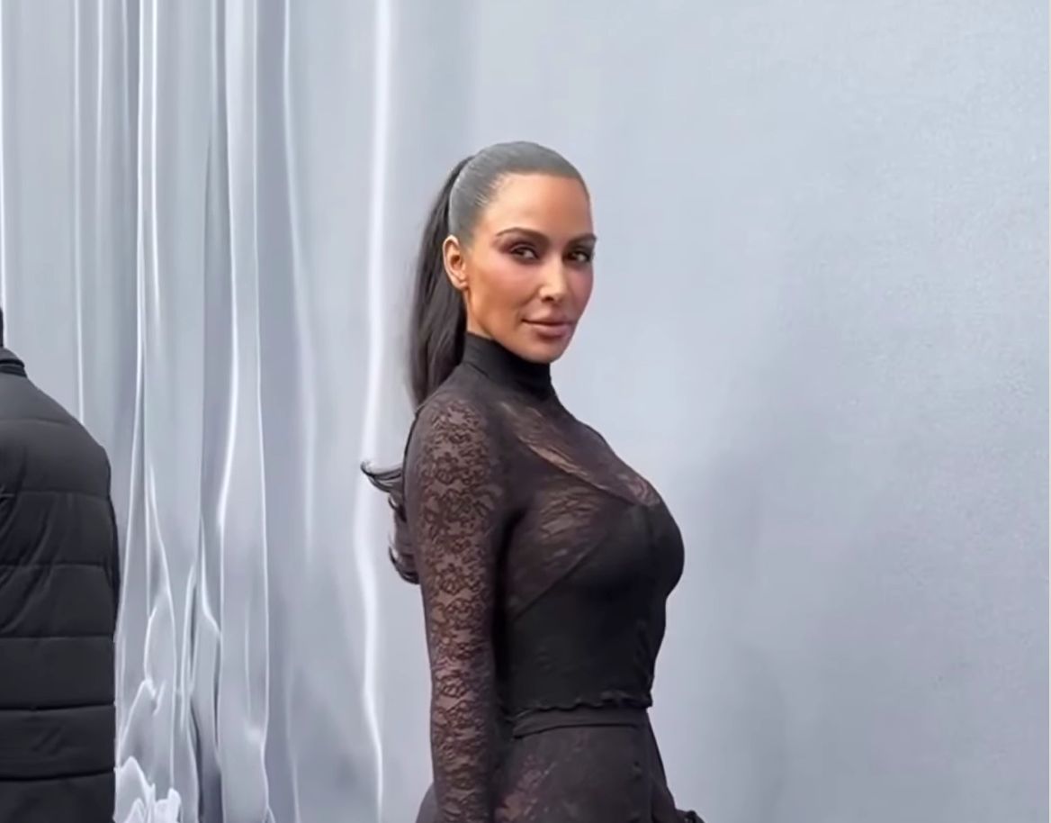 Kim Kardashian Embraces Morticia Addams Vibes At Balenciaga'S Paris Fashion Week Show 1