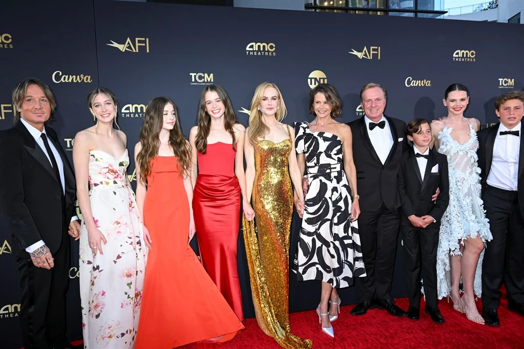 Nicole Kidman &Amp; Keith Urban'S Teen Daughters Join Her On The Red Carpet (Photo) 2